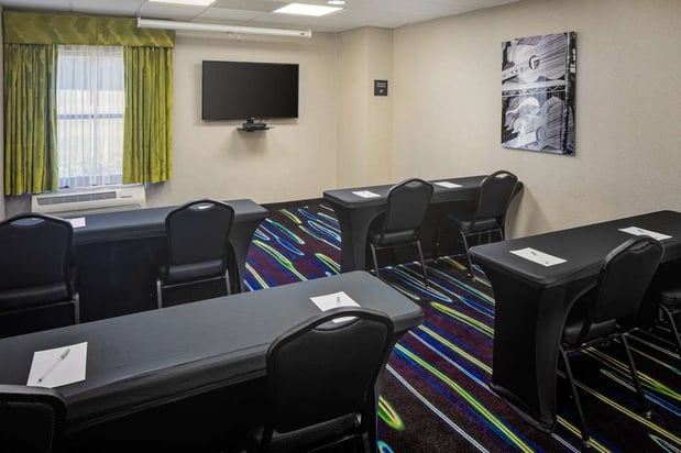Images Hampton Inn & Suites Nashville-Airport