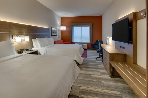 Images Holiday Inn Express & Suites Nashville Metrocenter Downtown by IHG