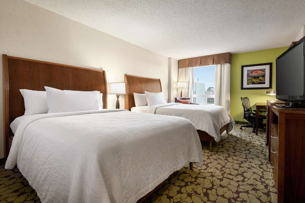 Images Hilton Garden Inn Saskatoon Downtown