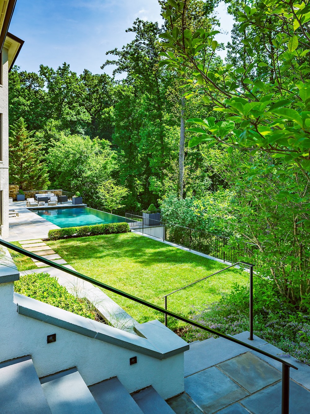 Black Pearl Management Image