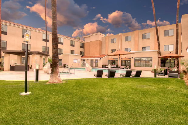 Images Holiday Inn Express & Suites Carlsbad Beach by IHG