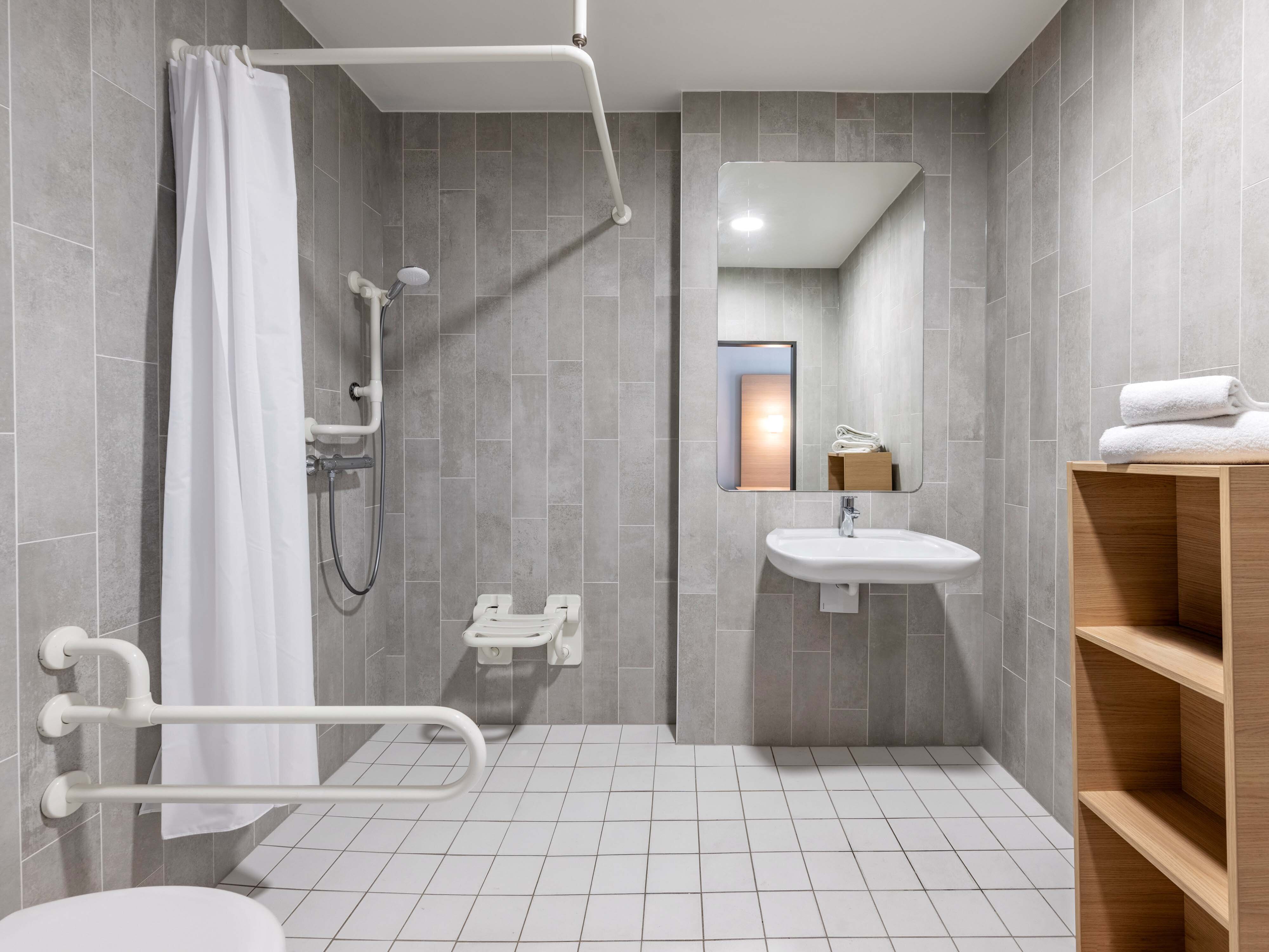 B&B HOTEL Nürnberg-City, Frauentorgraben 37 in Nürnberg