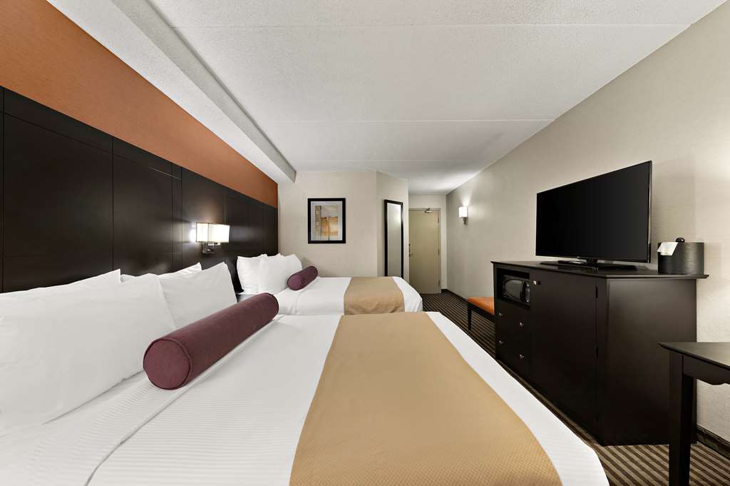 2 Queen Beds Best Western Plus Toronto North York Hotel & Suites Toronto (416)663-9500