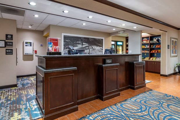 Images Hampton Inn & Suites Louisville East
