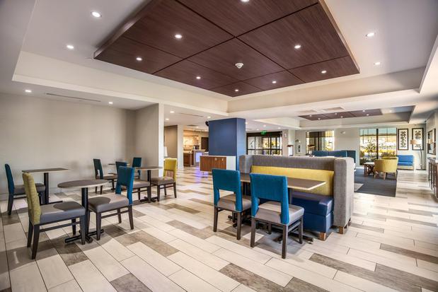 Images Holiday Inn Express & Suites Tulsa East - Catoosa by IHG