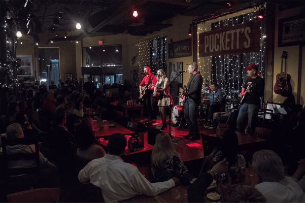 Images Puckett's Restaurant