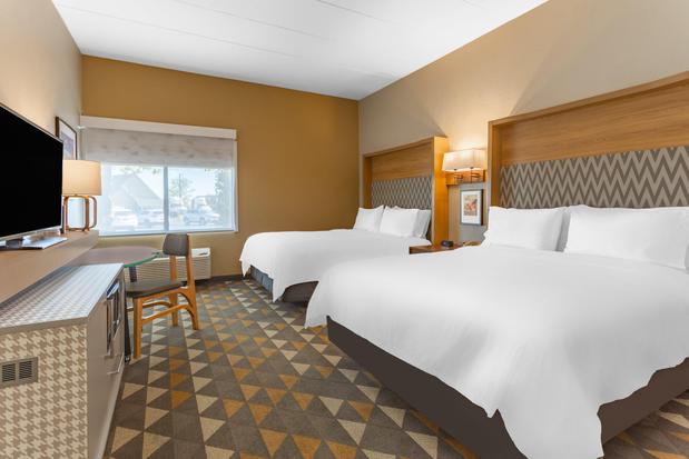 Images Holiday Inn Rockford(I-90&Rt 20/State St) by IHG
