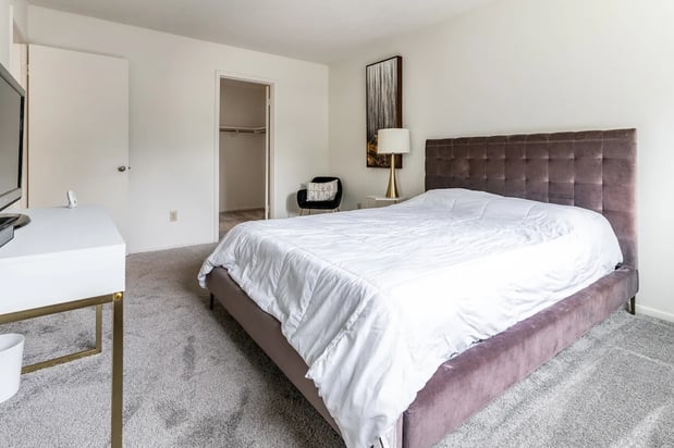 Images Candlewyck Apartments