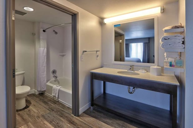 Images Hampton Inn & Suites Albuquerque Airport