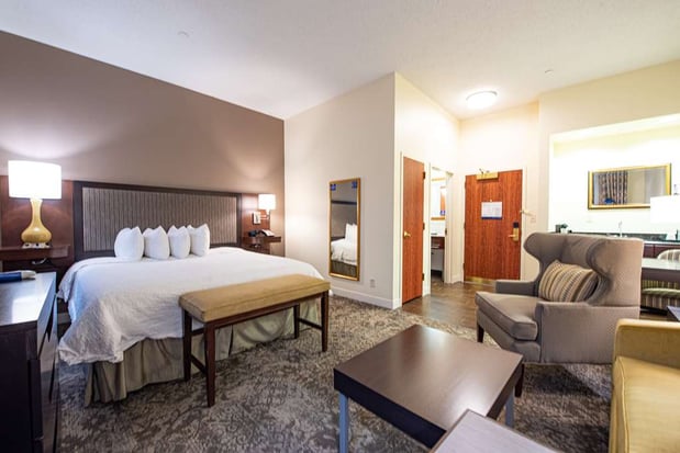 Images Hampton Inn & Suites Rockville Centre