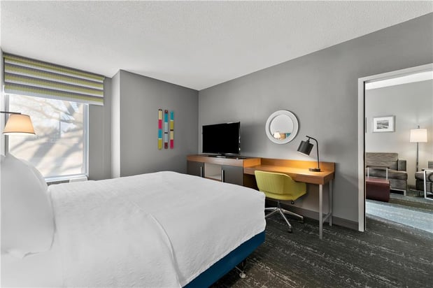 Images Hampton Inn & Suites Newtown