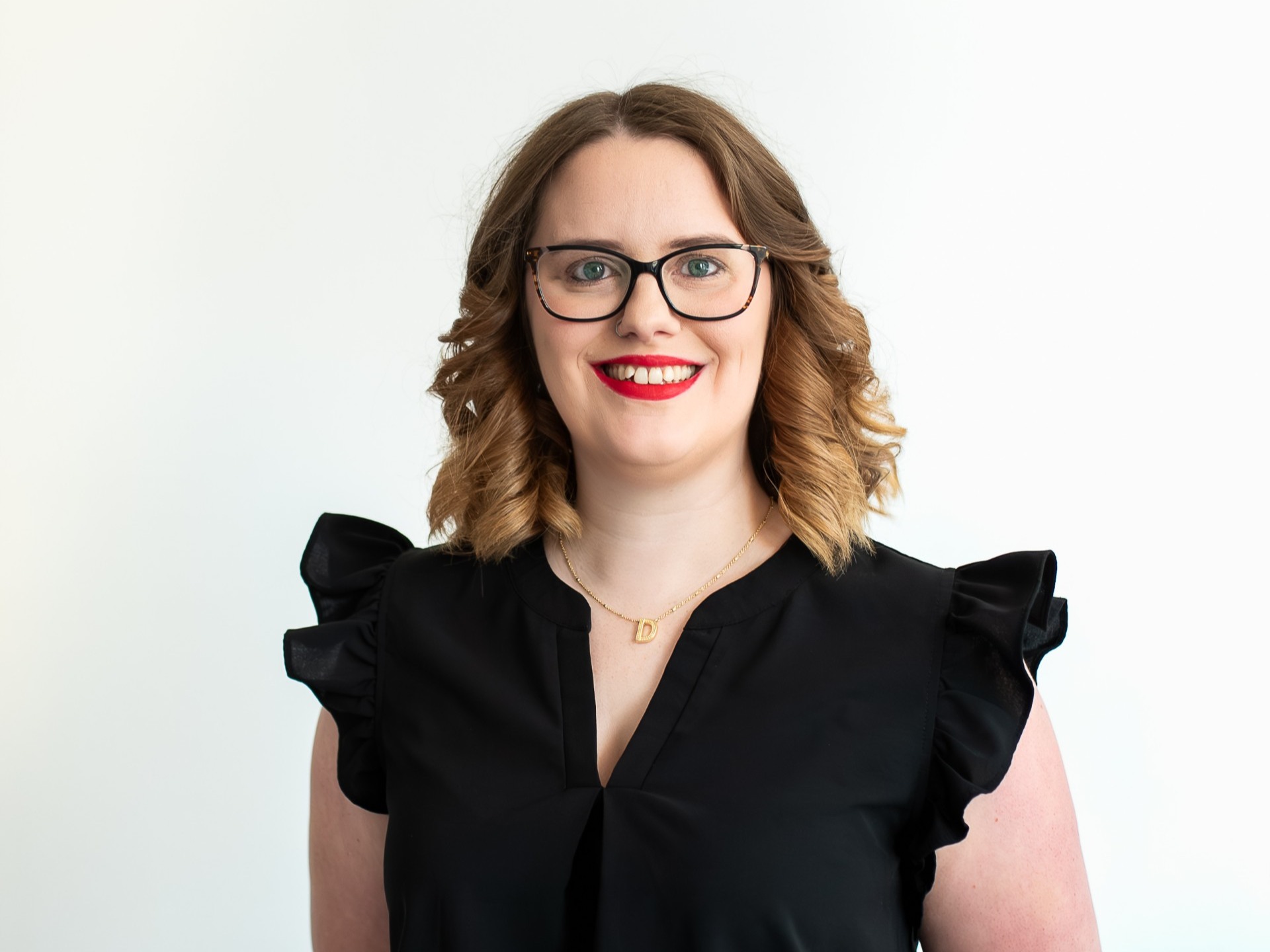 Hi there. I’m Kaitlyn from the Cecy Diaz Win Team. I love spending time with my husband and daughter, getting lost in a good book, and taking care of my tropical houseplants. I feel so lucky to do what I love while being surrounded by the people and things that make life so special.