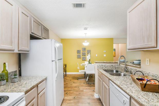 Images Avalon Apartment Homes