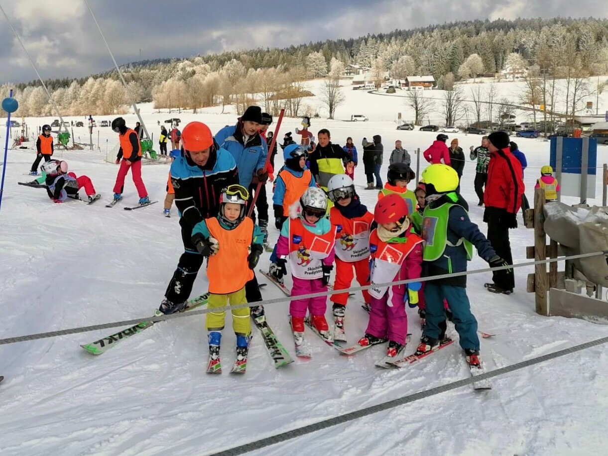 Skischule Predigtstuhl, Bogener Straße 2 in Sankt Englmar