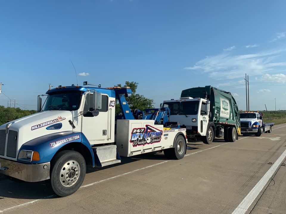 Day & Night Wrecker | Towing | Heavy Duty Towing | Roadside Assistance | Hillsboro, Texas | (254) 582-5261