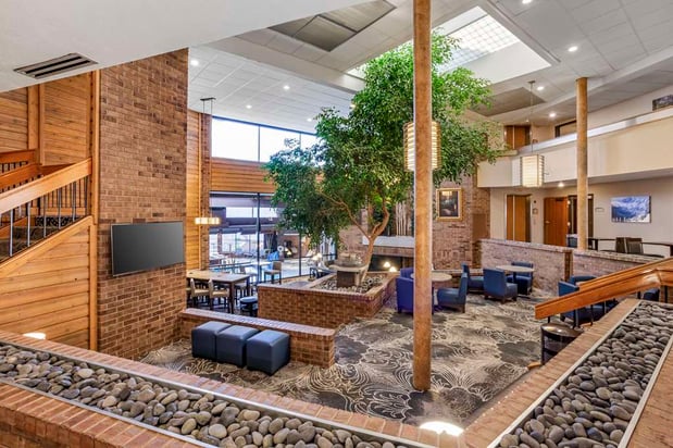 Images Best Western Plus Landmark Inn