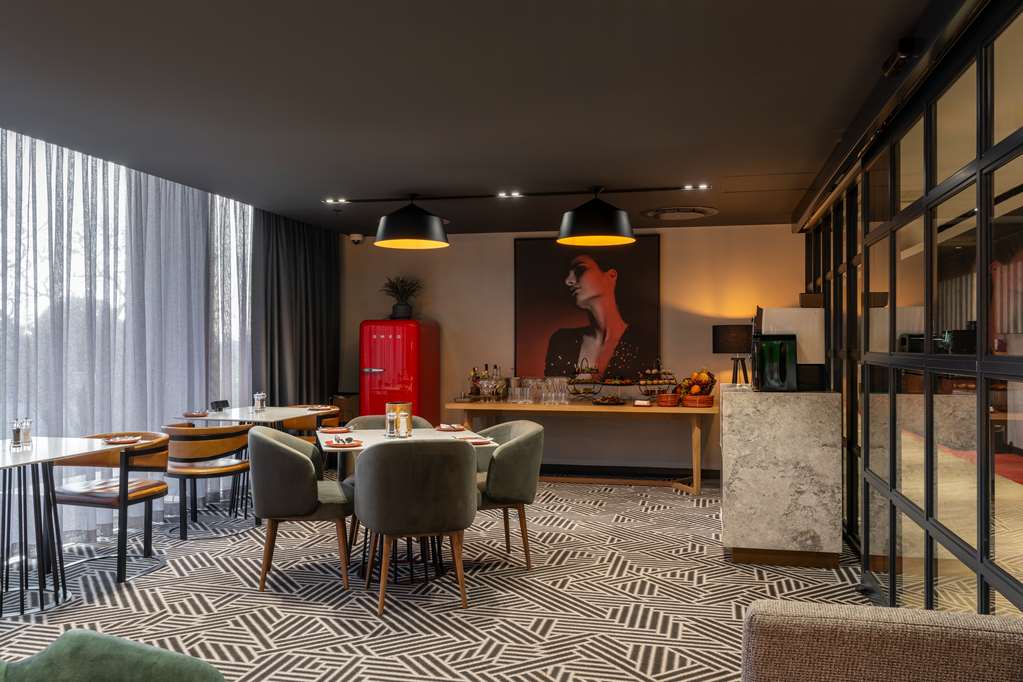 Images Radisson RED Johannesburg Rosebank