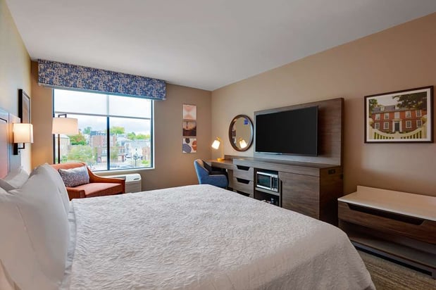 Images Hampton Inn Salem Boston
