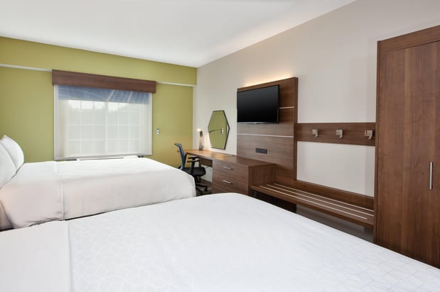 Images Holiday Inn Express & Suites Warrenton by IHG