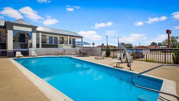 Images Best Western Emporia