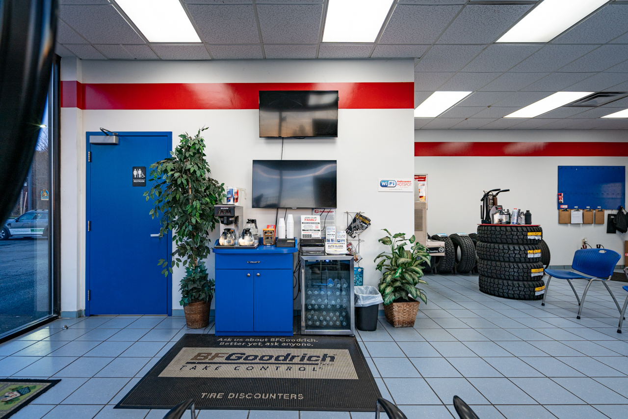 Tire Discounters Image