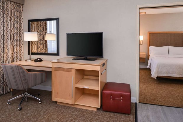 Images Hampton Inn & Suites Denver-Speer Boulevard