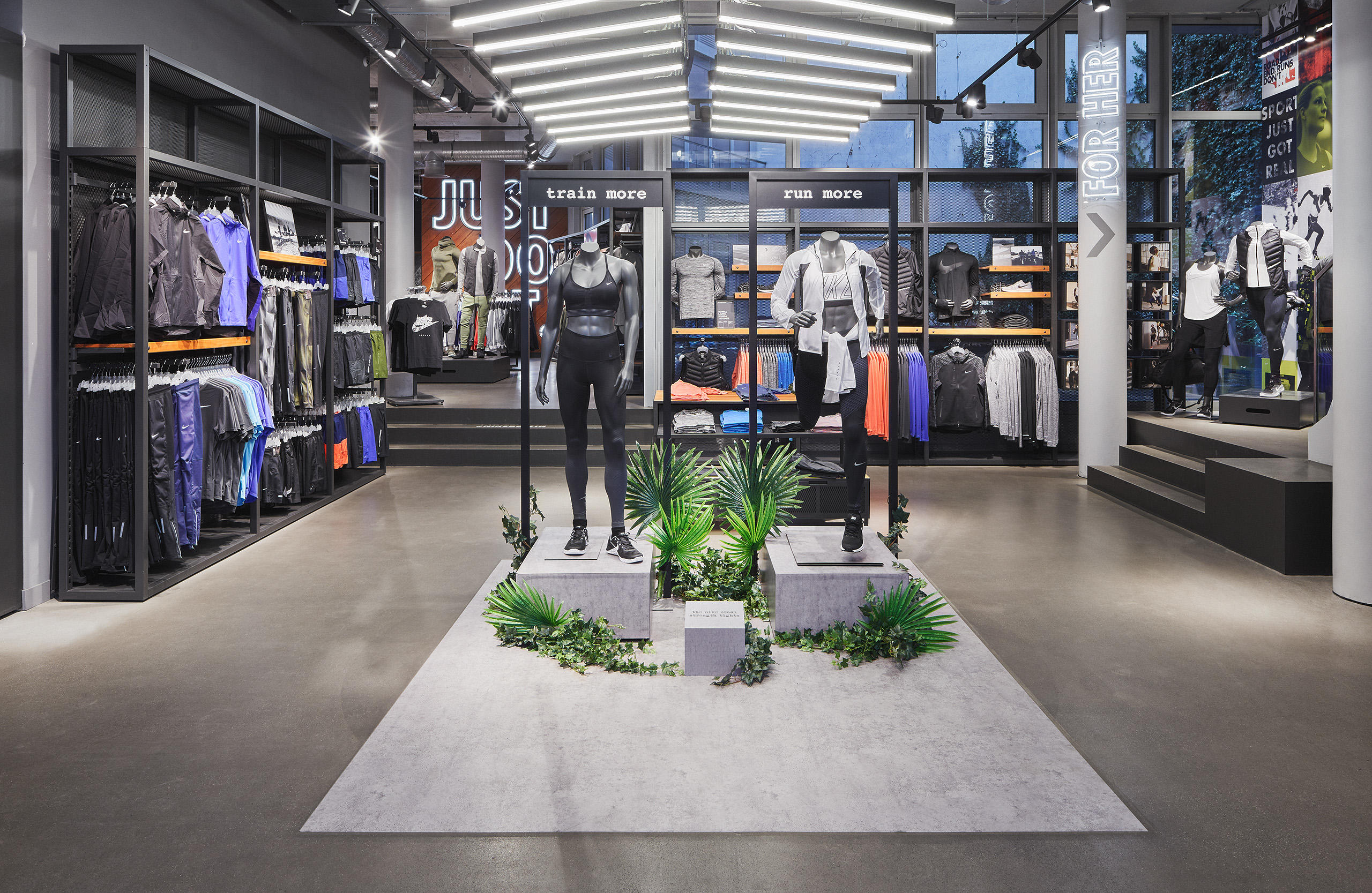 Kundenbild groß 11 Nike Store Berlin Mitte