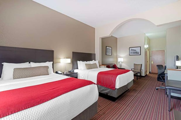 Images Best Western Plus Bradbury Inn & Suites