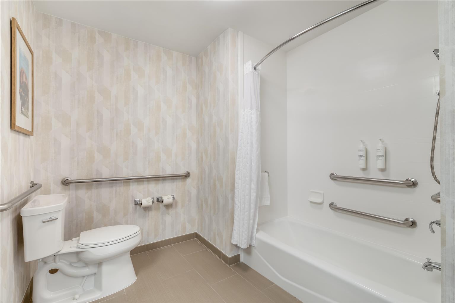 Guest room bath
