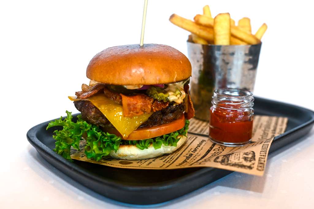 Images Park Inn by Radisson Oslo Airport Hotel West