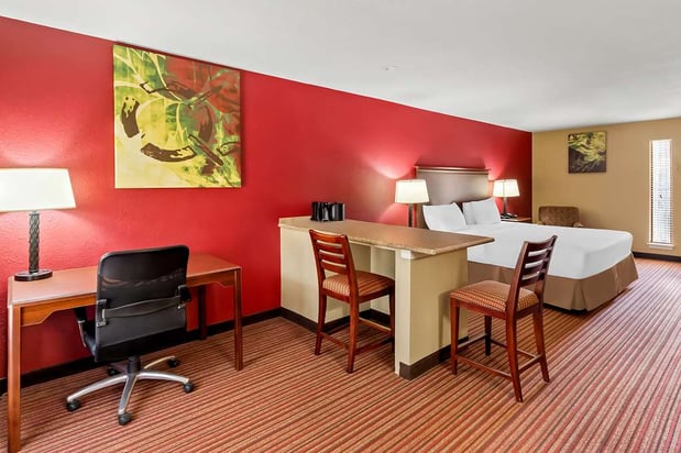 Images SureStay Plus by Best Western San Antonio Fiesta Inn