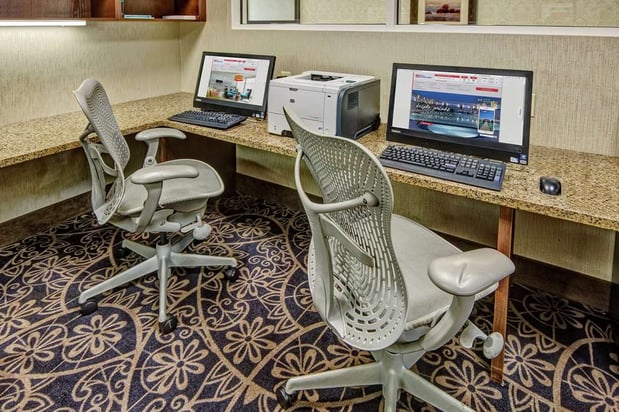 Images Hilton Garden Inn Tulsa Midtown
