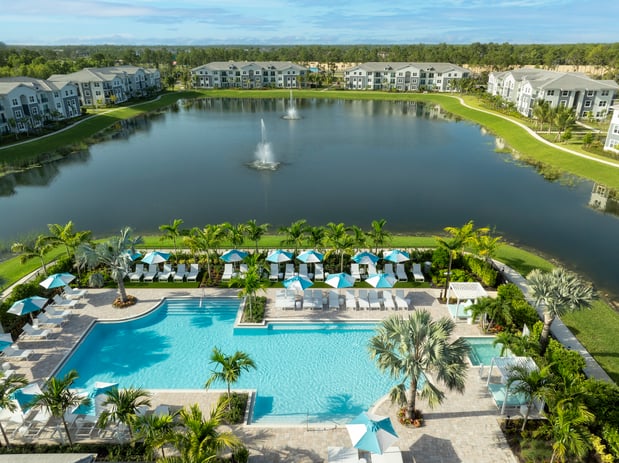 Images Everly Apartments