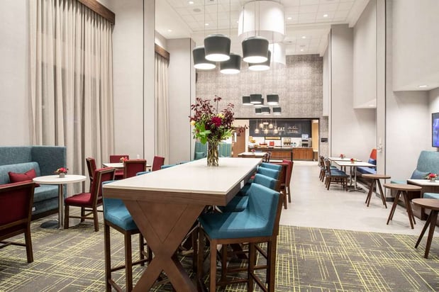 Images Hampton Inn & Suites Watsonville