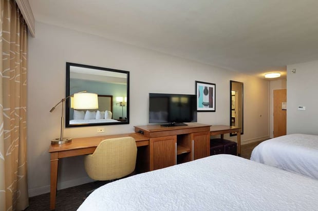 Images Hampton Inn & Suites Austin-Airport