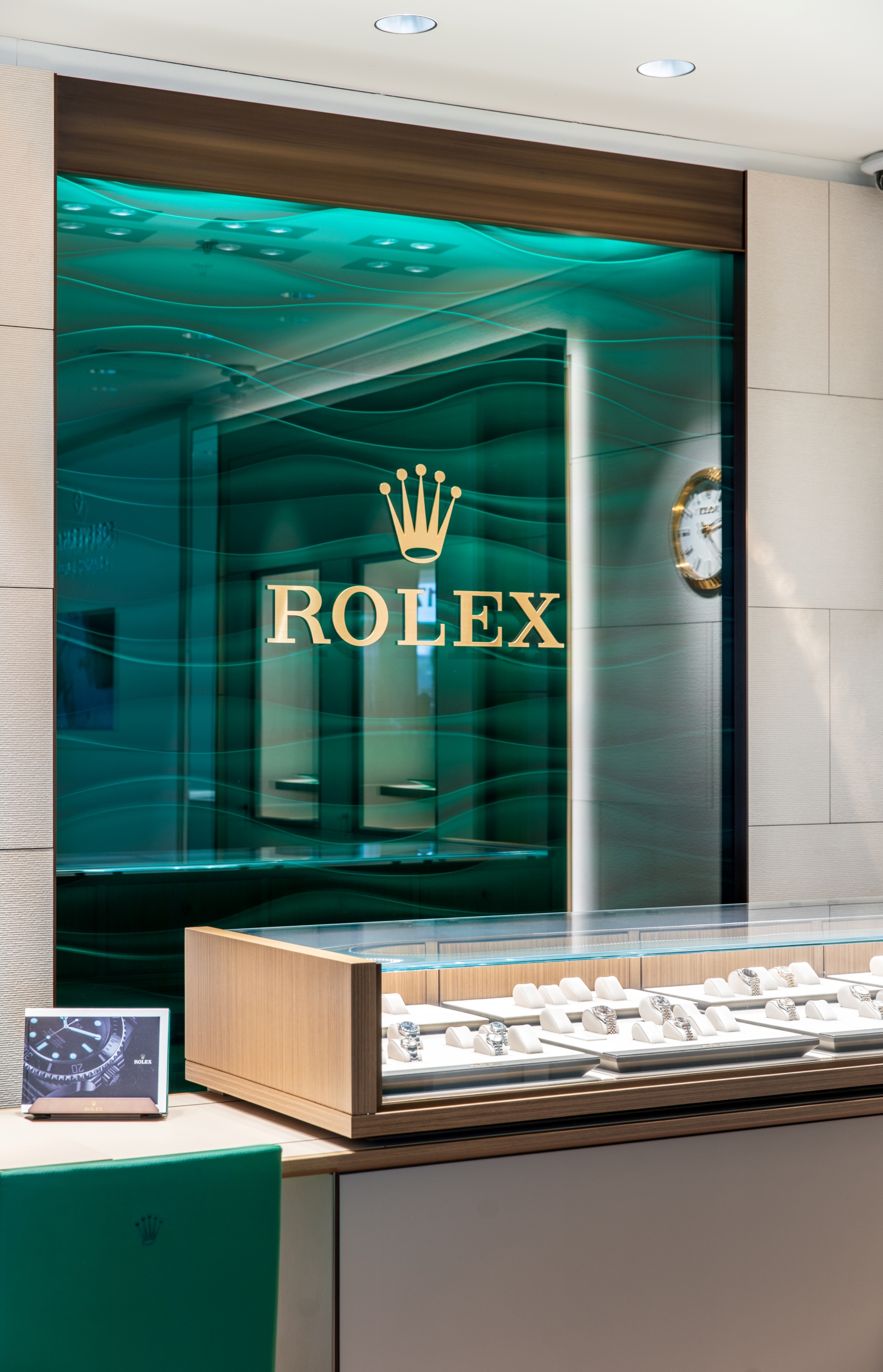 Jack Lewis Jewelers of Bloomington, Illinois is proud to be part of the worldwide network of Official Rolex Jewelers.