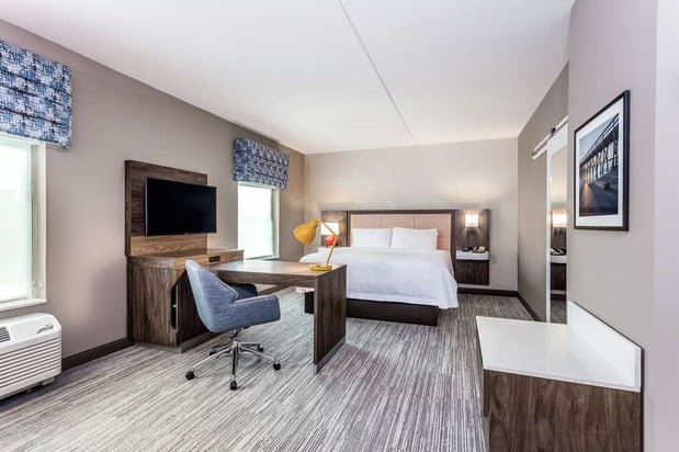 Images Hampton Inn & Suites Kittery-Portsmouth