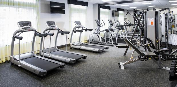Images Holiday Inn Express & Suites Madison Central by IHG