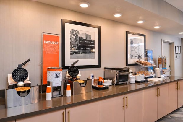 Images Hampton Inn & Suites Altoona-Des Moines
