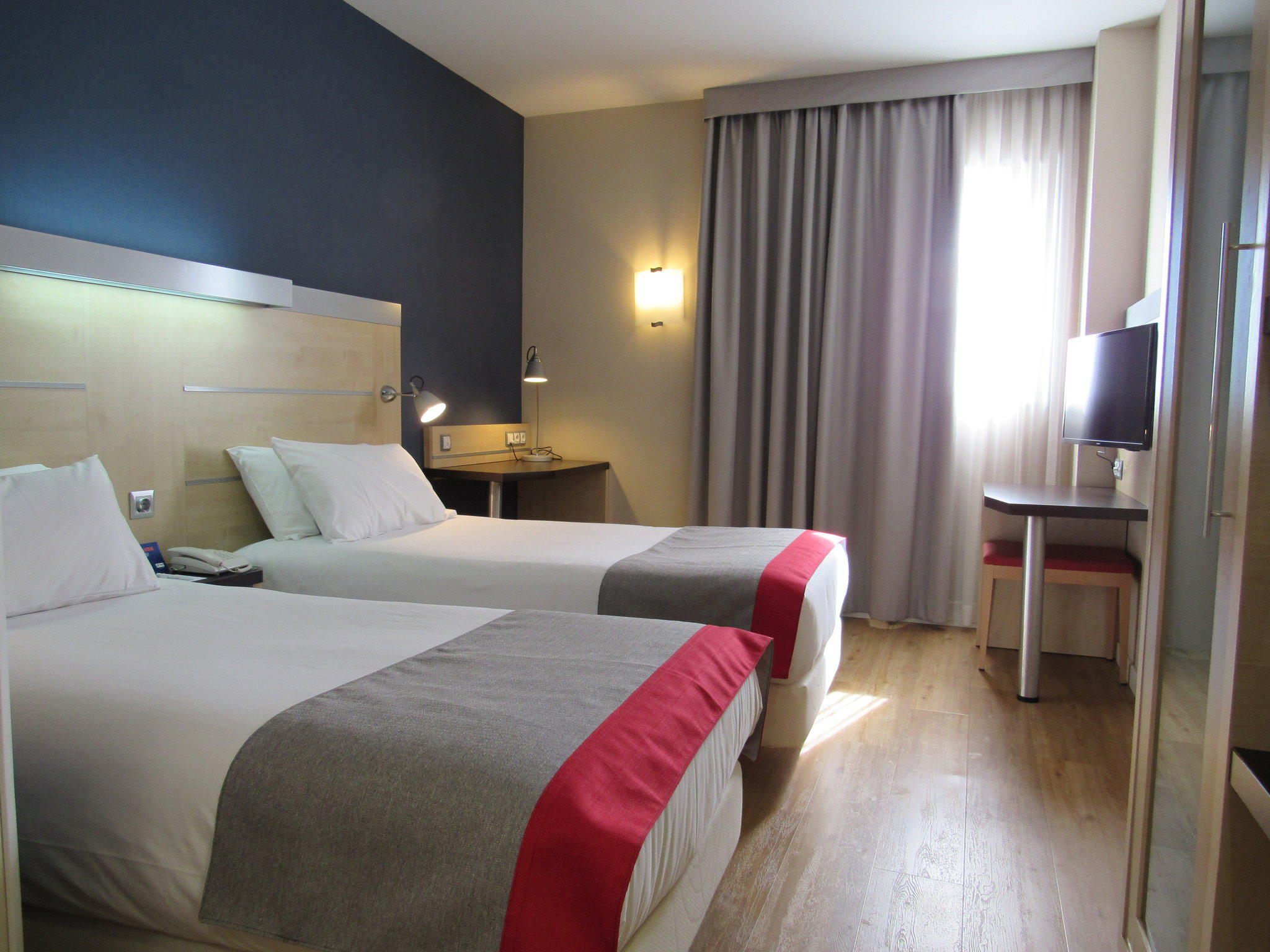 Images Holiday Inn Express Barcelona - Sant Cugat, an IHG Hotel