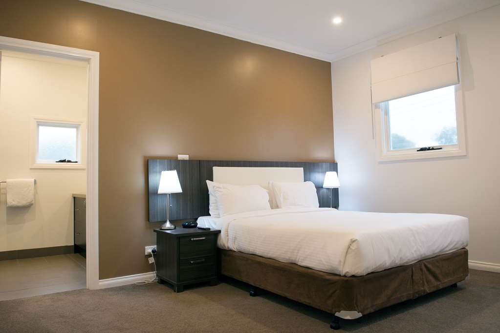 apartment bedroom Best Western Plus Buckingham International Melbourne (03) 9555 0011