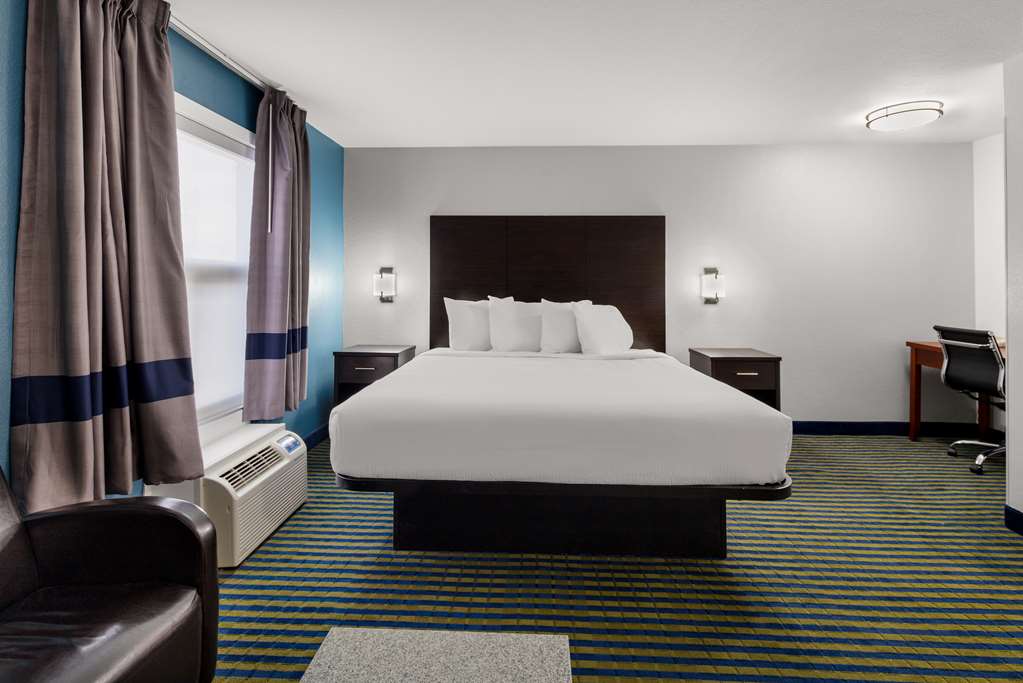 Images SureStay Plus by Best Western Brooks