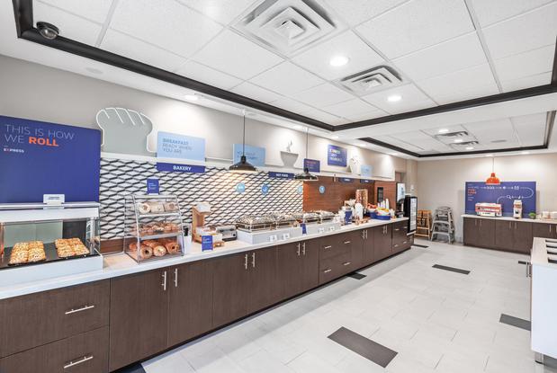 Images Holiday Inn Express & Suites Baton Rouge East by IHG