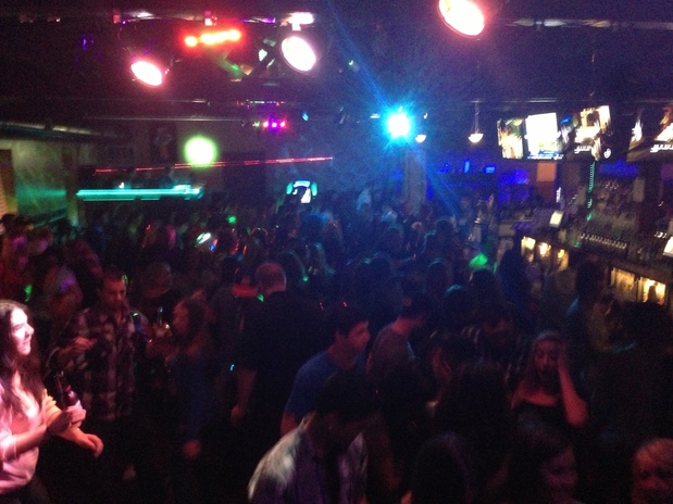 Images Alibi Bar & Grill