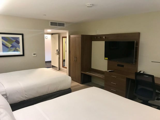 Images Holiday Inn Express & Suites Pasadena - Los Angeles by IHG
