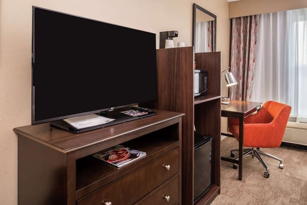 Images Hampton Inn & Suites Charlotte-Arrowood Rd.