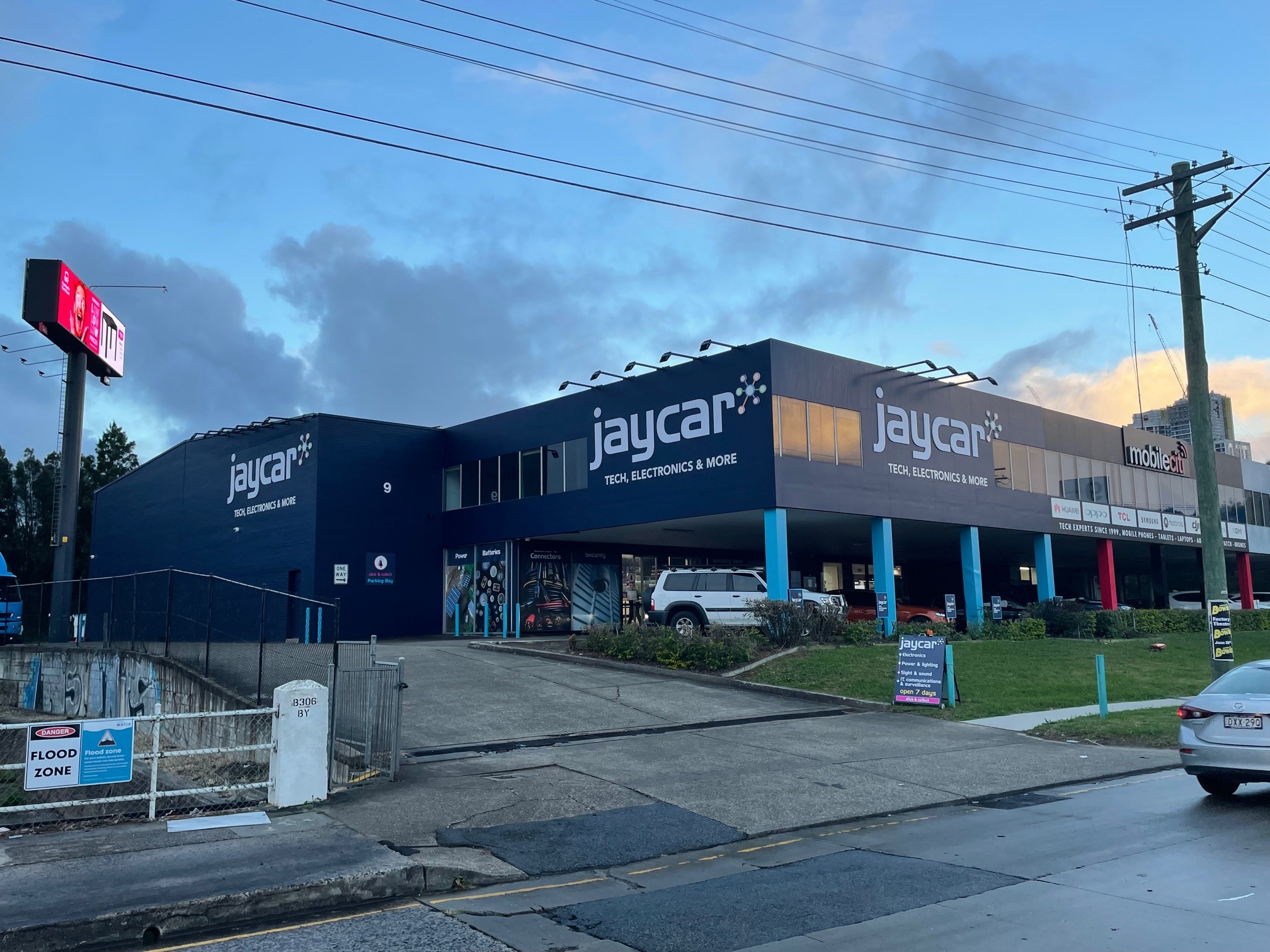 Jaycar Electronics Lidcombe Lidcombe (02) 9166 4736