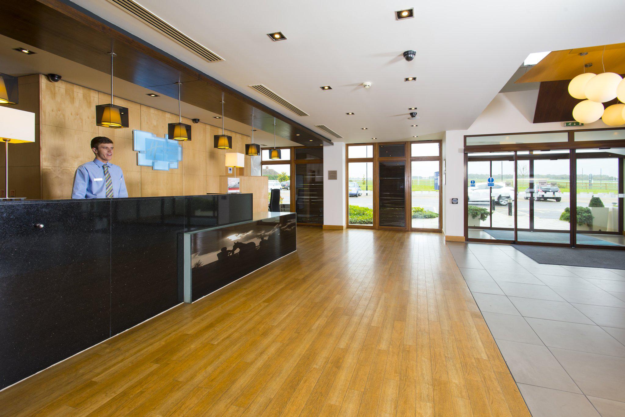 Images Holiday Inn Express London - Epsom Downs, an IHG Hotel