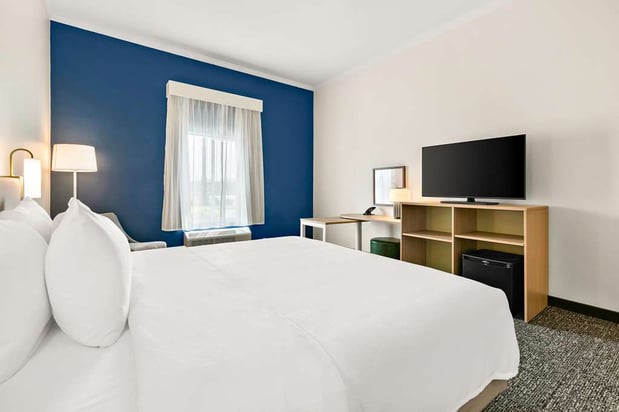 Images Spark by Hilton Commerce, GA