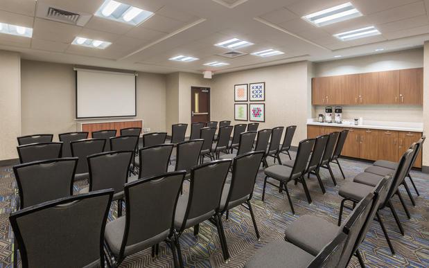 Images Holiday Inn Express & Suites Eugene Downtown - University by IHG
